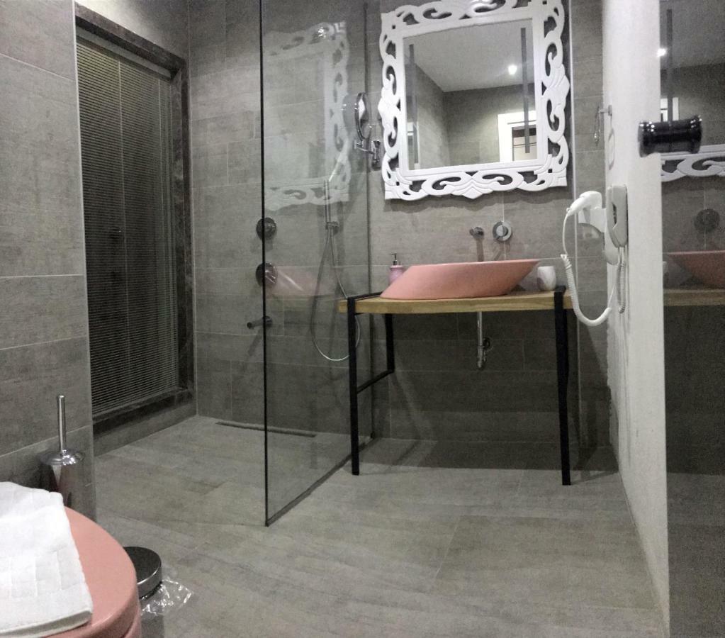Ferush Boutique Hotel Urla Exterior photo